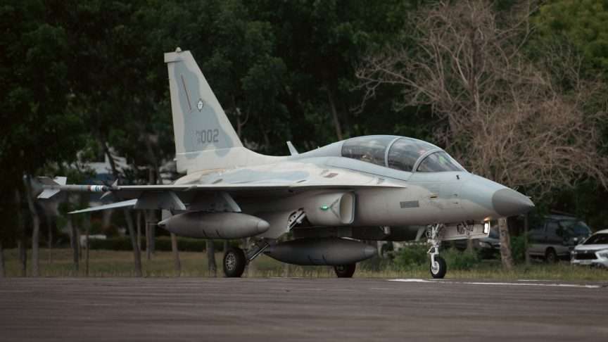 الكورية في صفقة ب700 مليون دولار FA-50 الفلبين تشتري مقاتلات