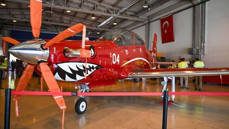 HÜRKUŞ-II için tarihi adım: Türkiye ilk kez millî askerî tip sertifikası verdi