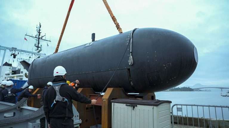 Royal Navy launches torpedo from unmanned sub