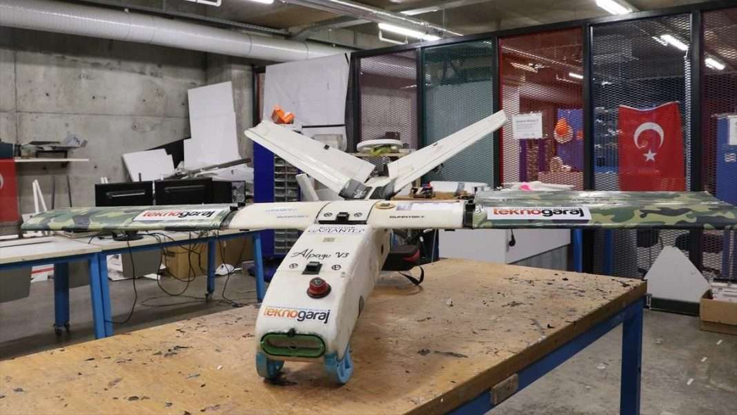 Gaziantepli öğrenciler yerli yazılım ve donanımlarla savaşan İHA geliştirdi